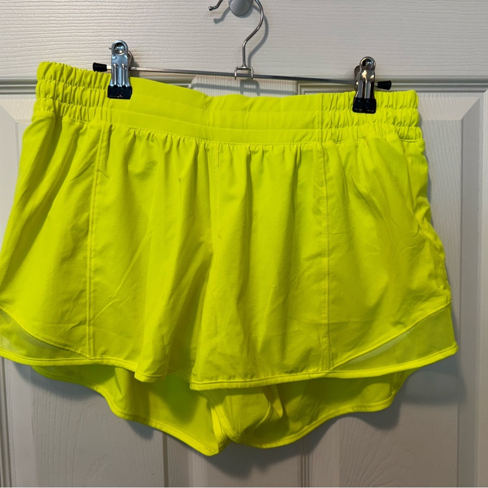 Lululemon Athletica Yellow Athletic Shorts Lightweight Moisture-Wicking